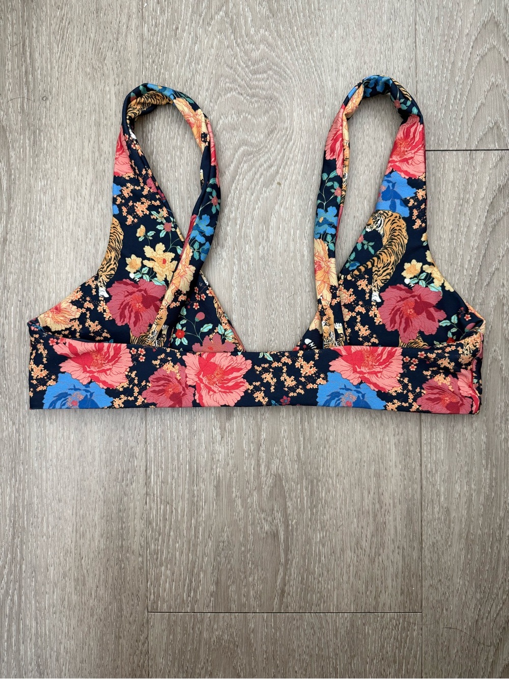 Skatie Sami Bikini Top- Bali Print Size Large - Picture 2 of 4